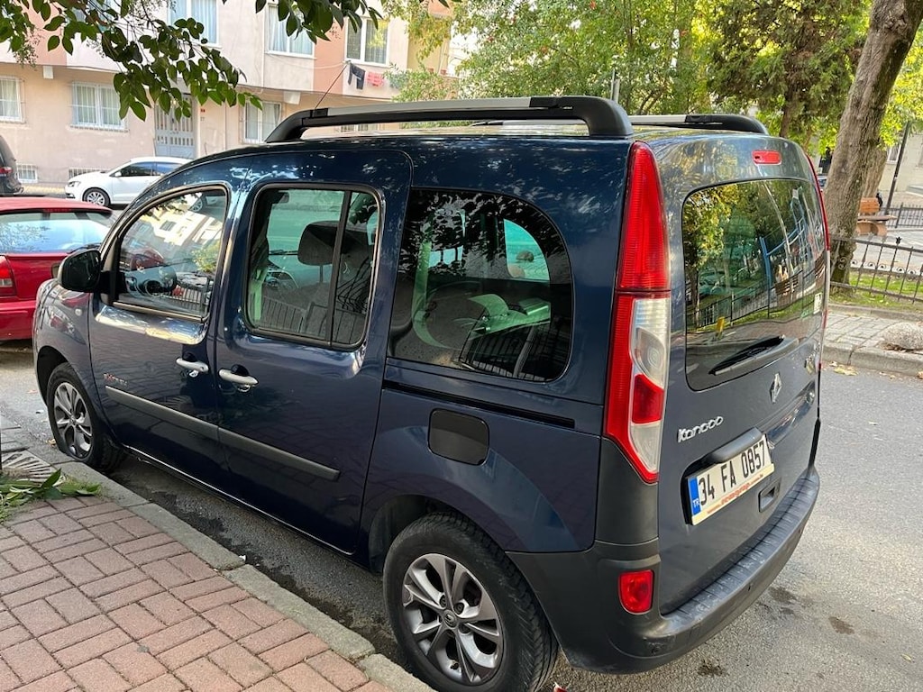Sahibinden Renault Kangoo Multix 1.5 dCi Extreme 2016 Model Lacivert - 4