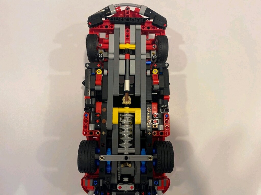 FERARRİ FXX K LEGO TECHNIC - 11