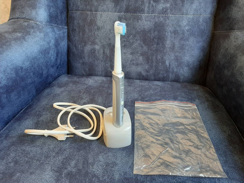 Omron SonicStyle Şarjlı Sonik Diş Fırçası (HT-B456-E)