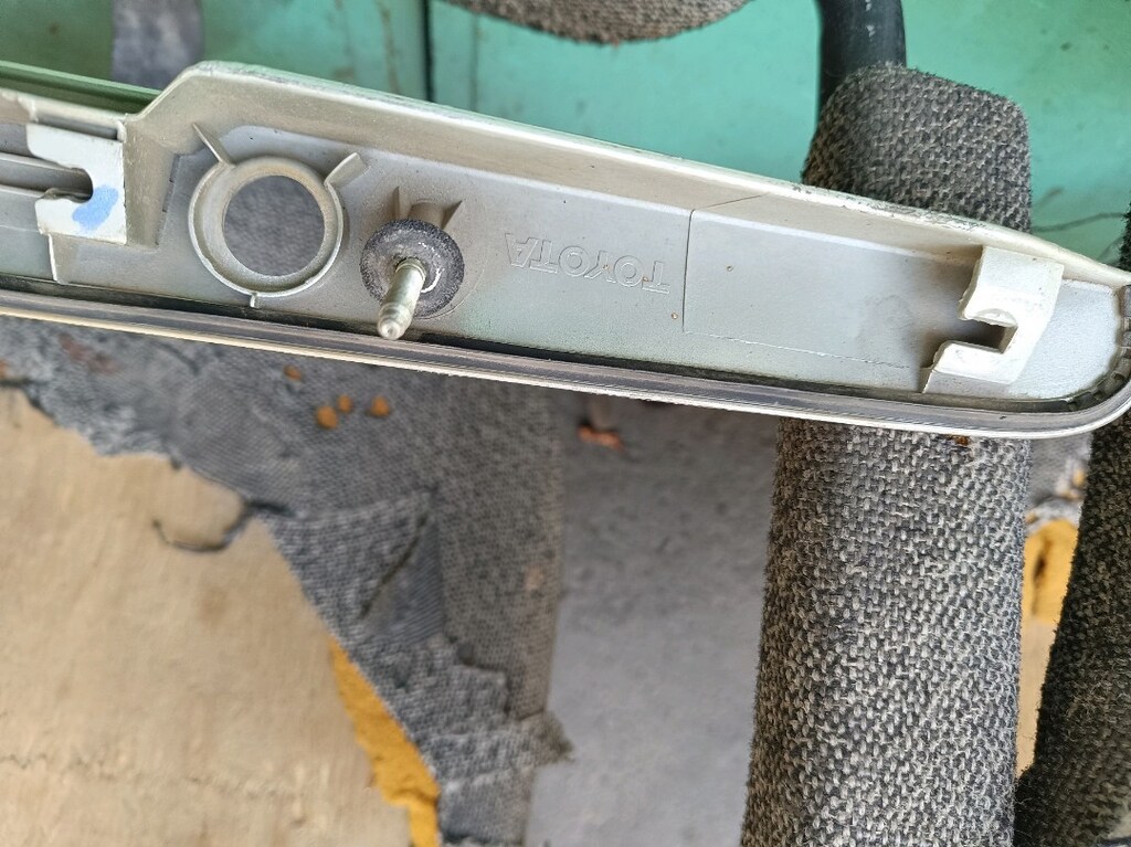 toyata Corolla sedan bagaj tutamaci orijinal sökme hatasız 2002 2007 - 4