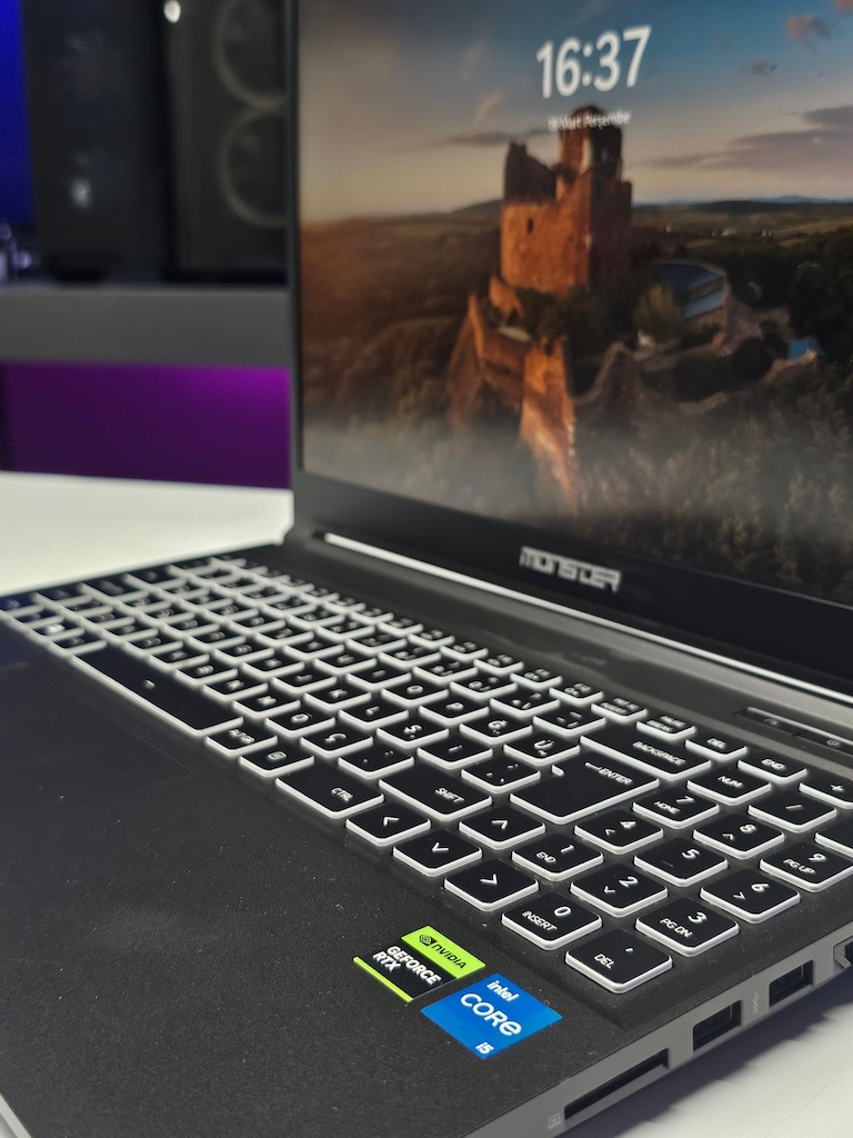 Monster - i7 10750H- RTX 2060 6GB-16GB RAM - 500GB M2 SSD - 8