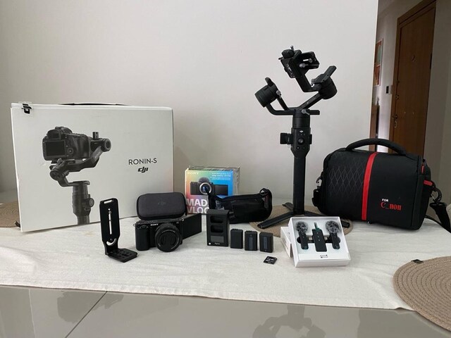 SONY ZV E10 Kamera 16-50mm lens DJI RONİN S GİMBAL FULL EKSİKSİZ SET