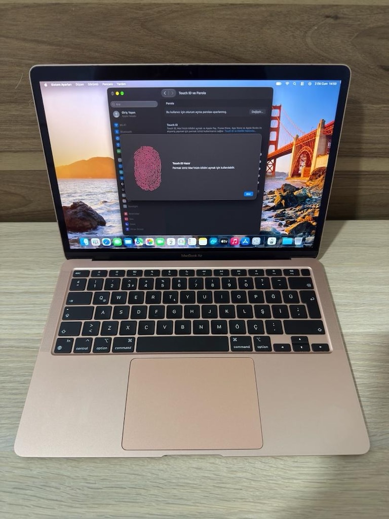 MacBook Air / M1 / 13 inç / 8 GB Ram / 256 GB Ssd - 4