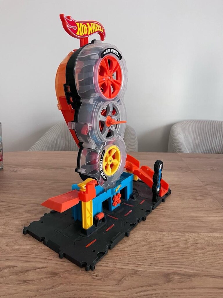 Hot Wheels Büyük 3 Katlı Tekerlekli Yarış Pisti / Oyun Seti - 2