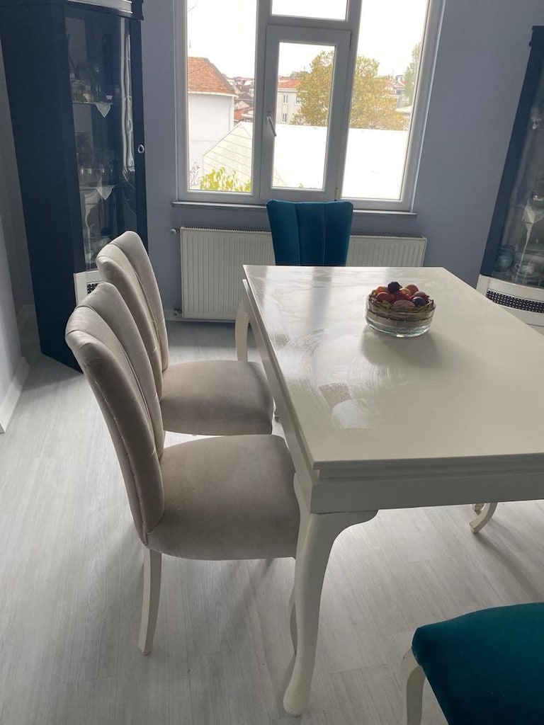 Beyaz Yemek Masası 2 adet gümüşlük - 4