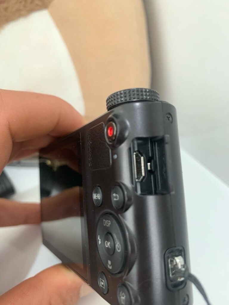 Samsung dijital ekranlı kamera - 4