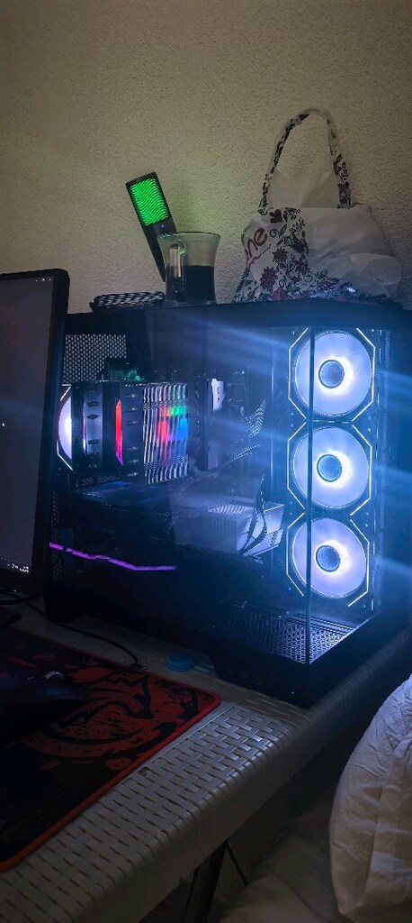 Akvaryum kasa 9070xt 16 GB fiyat alınır - 2