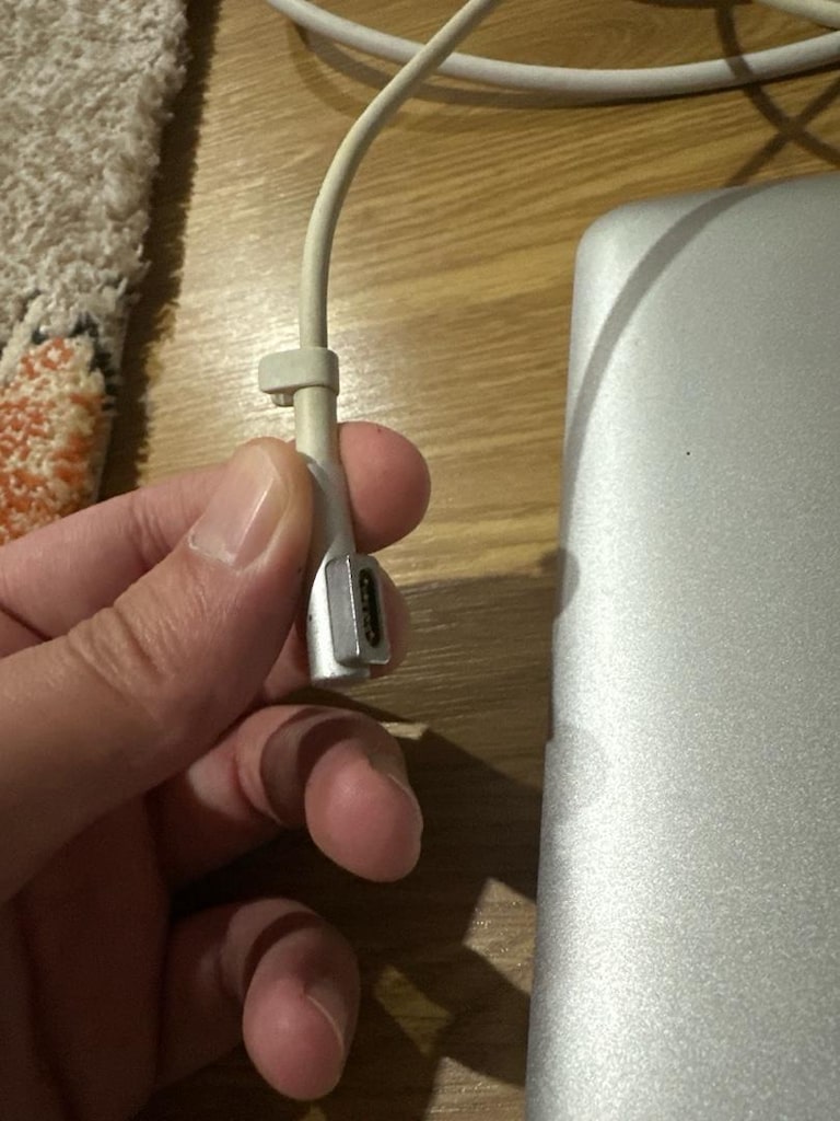 2010 MACBOOK PRO - 8