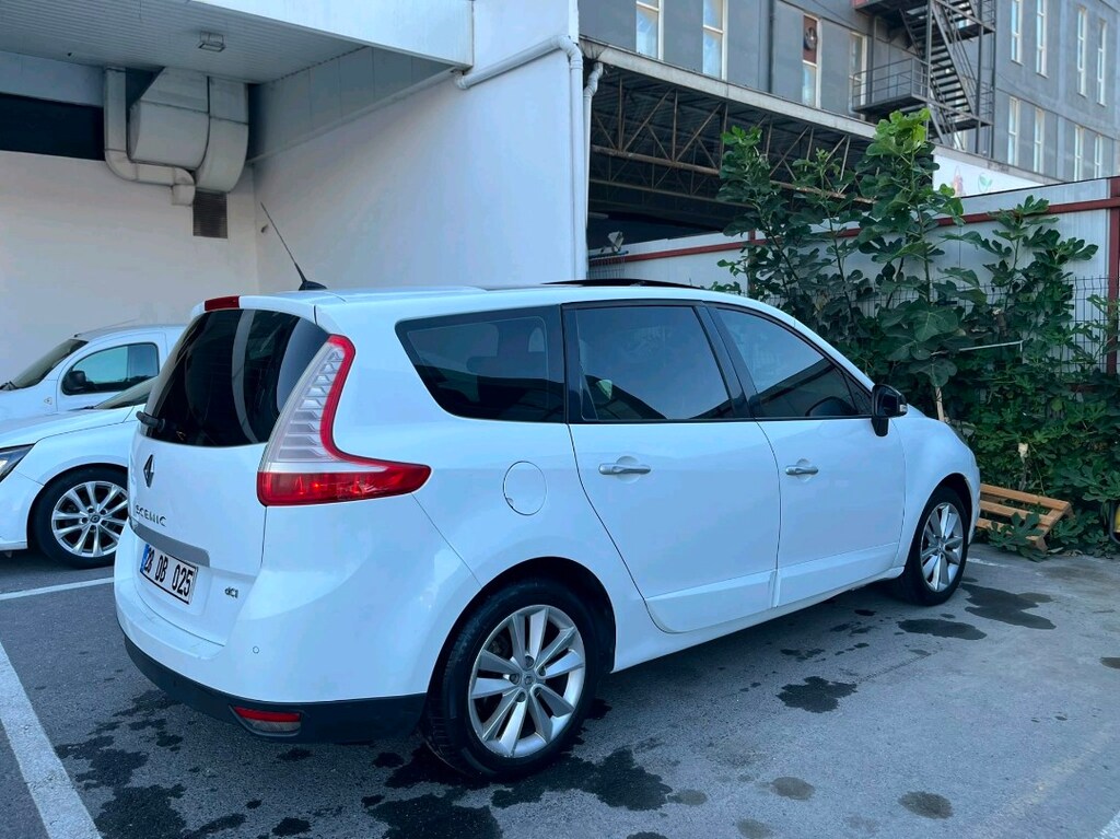 Renault Grand Scenic - 15