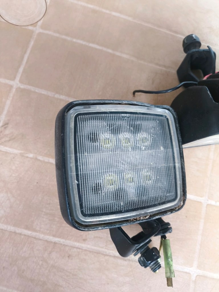 ekskavatör ve kepçelerde kullanılan 6 LED'li kare far lamba - 3