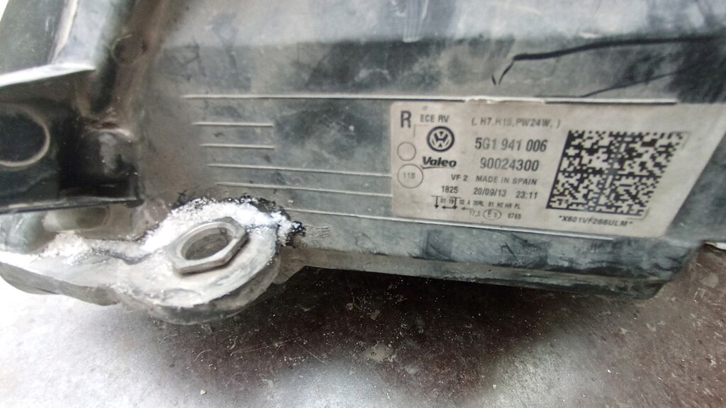 Volkswagen Golf 7 far - 3