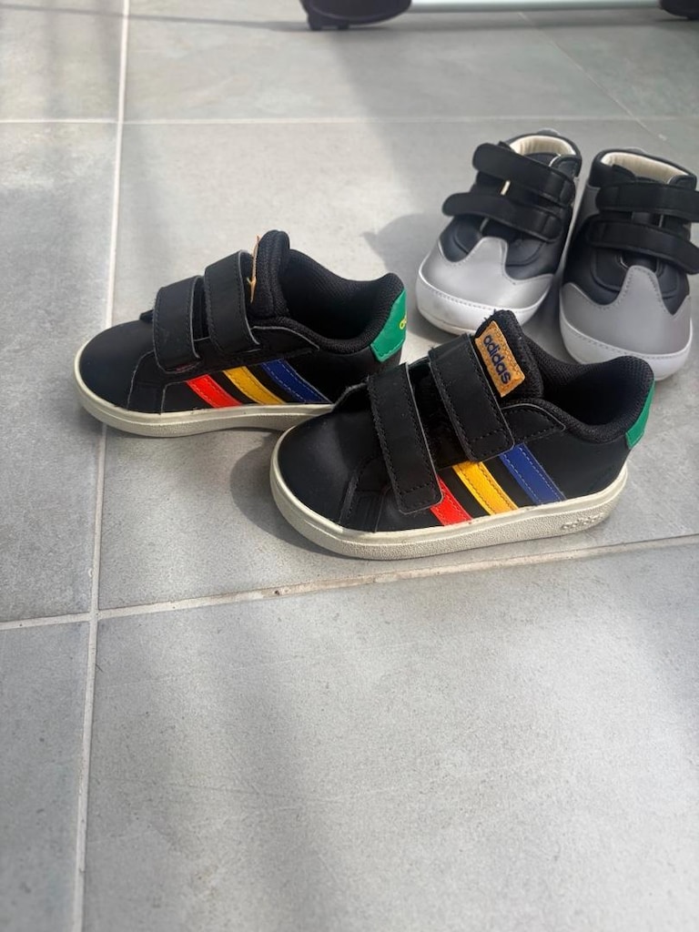 4 Çift Çocuk Ayakkabısı Toplu Satılık – Adidas, Vicco | 22-23 Numara - 4