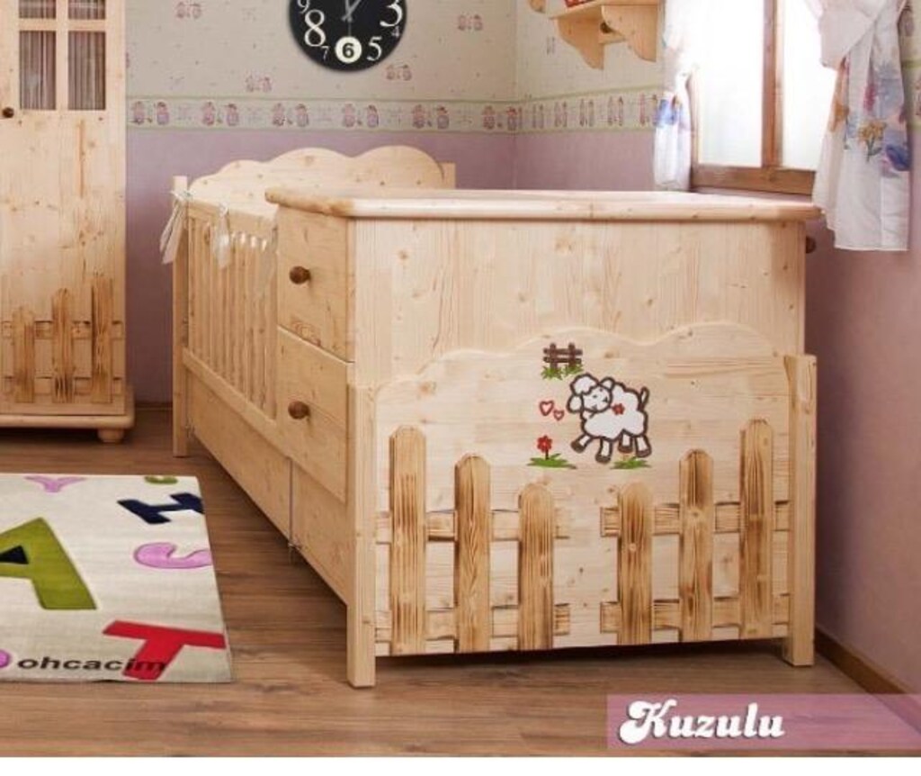 Haidi masif ahşap bebek odası