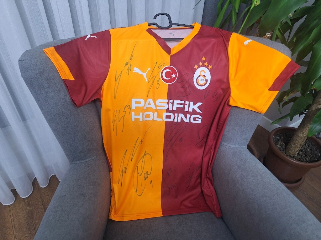 2025/2026 Sezonu GS 11 Futbolcunun Islak İmzalı Şampiyonluk Forması - 7