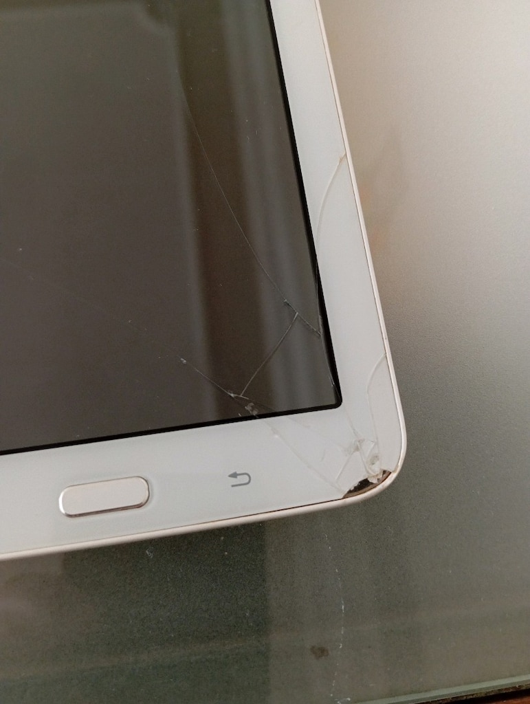 tablet Samsunglar ve akıllı saat ve projeksiyon saat - 9
