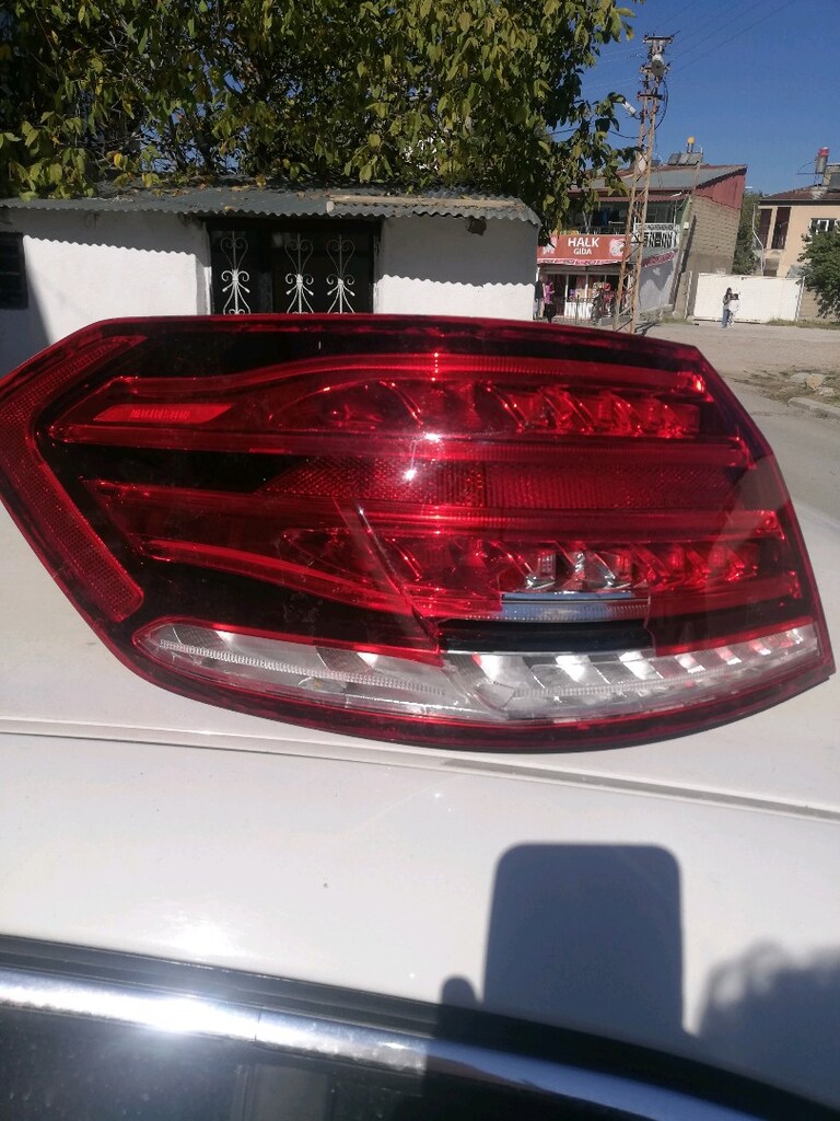mersedes A180 2014 sol far - 2