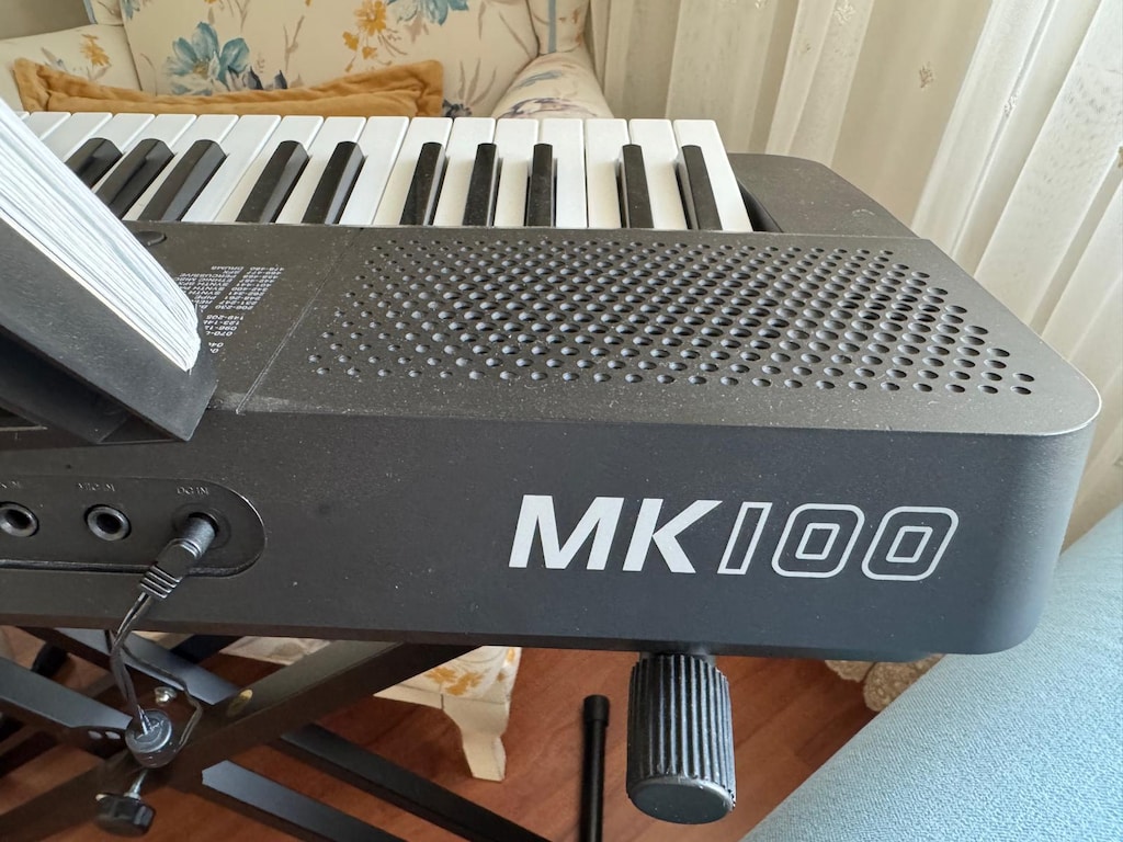 Medeli MK100 61 Tuşlu Org - 1 Yıllık, Sehpalı - 3