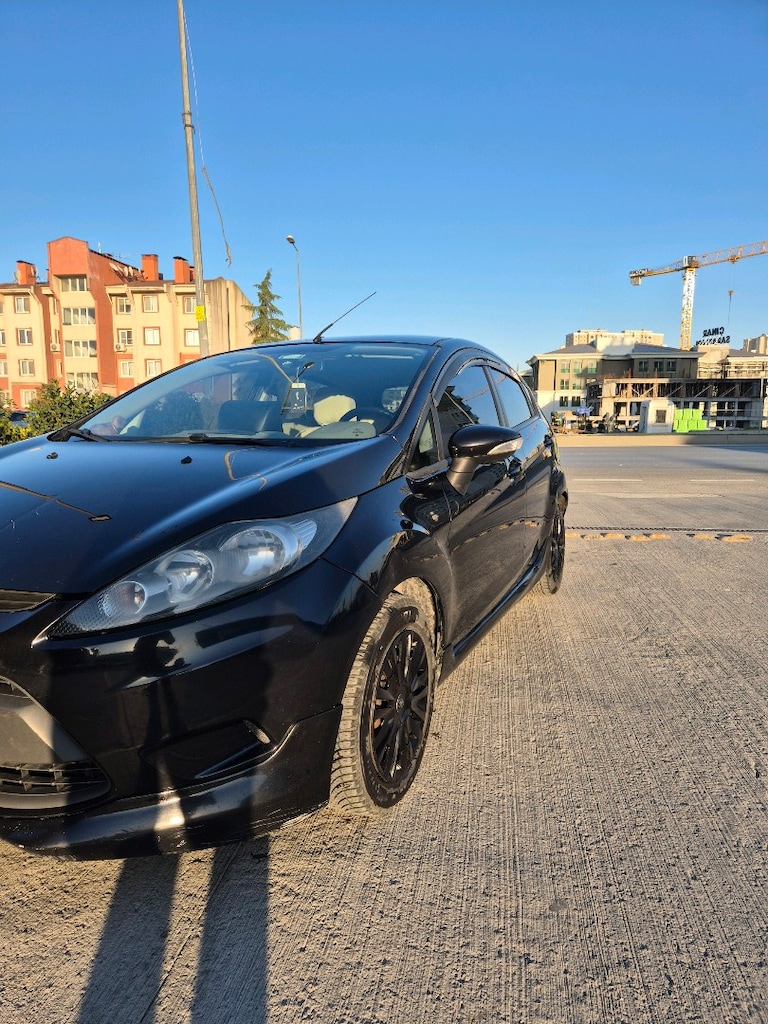 MEMURDAN DEĞİŞENSİZ TEMİZ GARAJ ARACI FORD FIESTA - 2