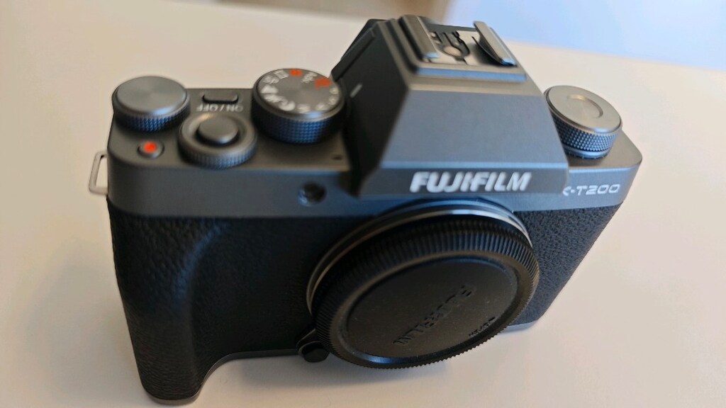 Fujifilm xt200 bady + üç batarya+ şarj cihazı - 5