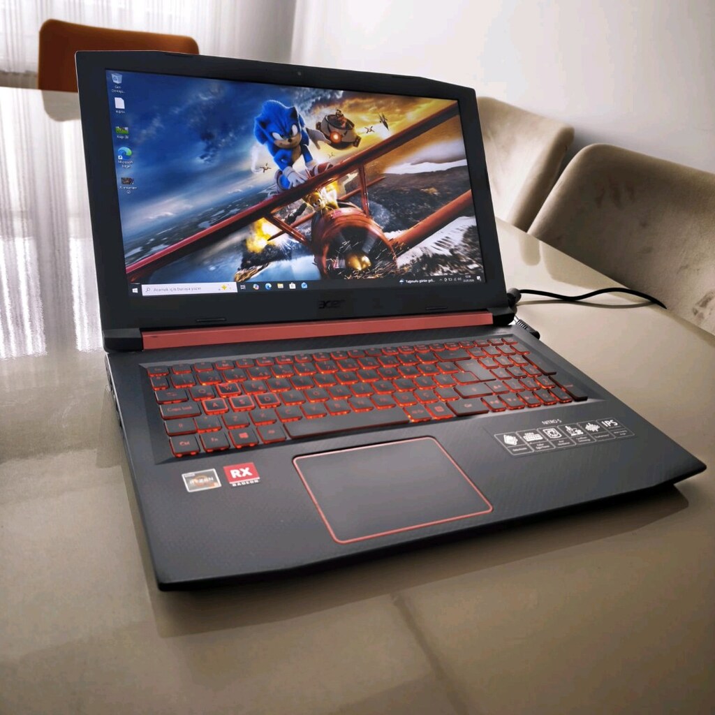 Acer Nitro 5 Laptop Rayzen 5 2500u SSD 512GB RAM 8GB ddr4 - 6