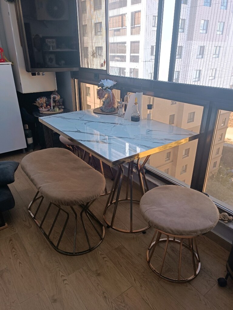 Temiz Kullanılmış Yemek Masası - 2
