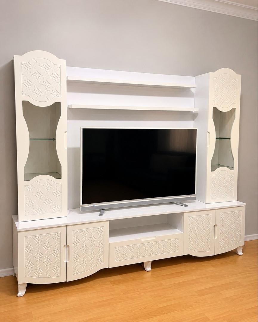 Beyaz Ledli TV Ünitesi – Vitrinli ve Raflı - 5