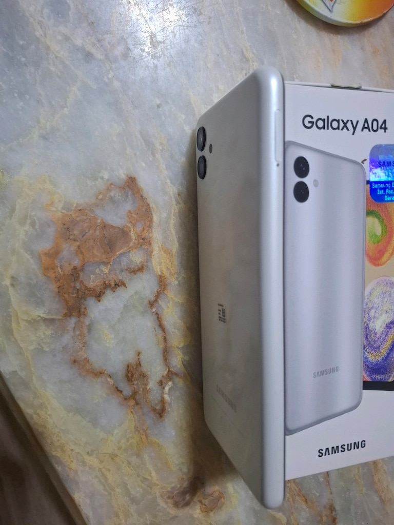 SIFIRDAN FARKSIZ YURTİÇİ 64GB 4RAM ORJİNAL SAMSUNG A04 - 7