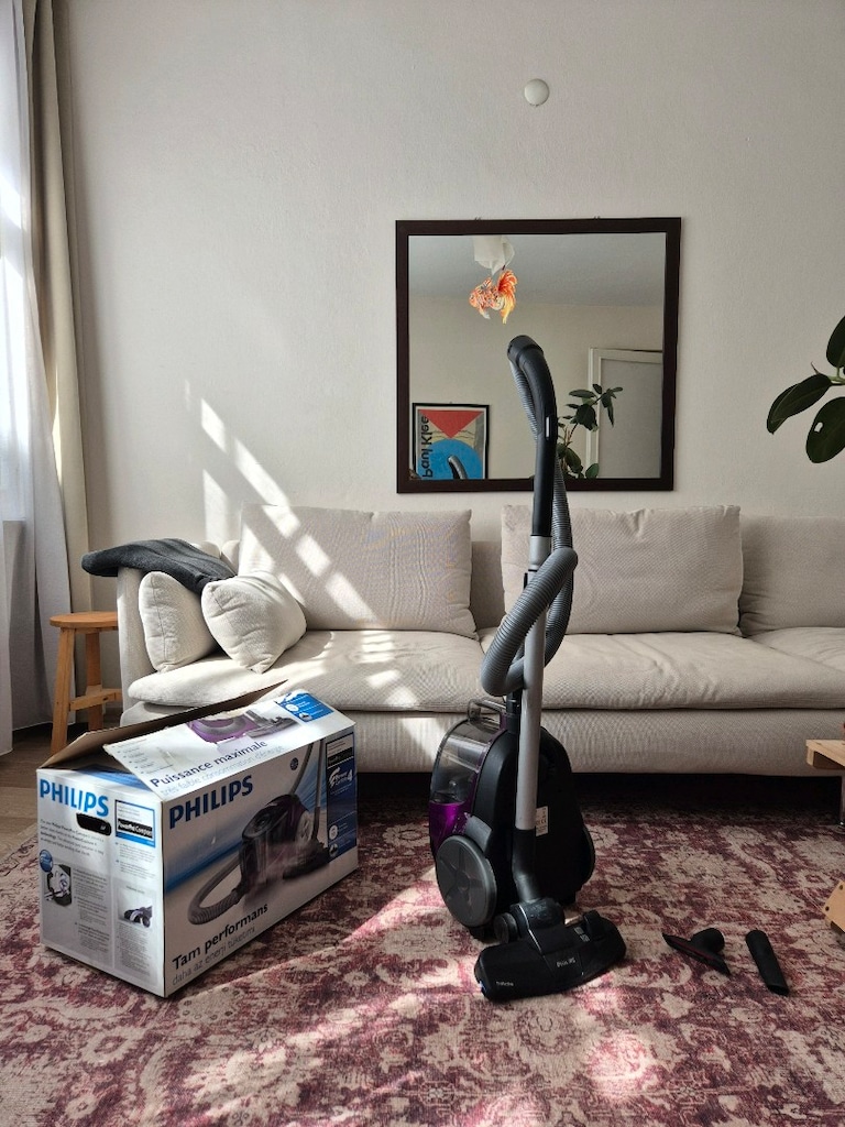 Philips elektrik torbasız süpürge - 1.700 TL - 2