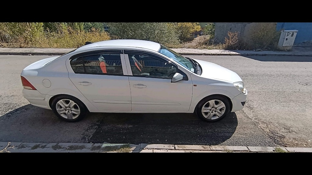 2008 MODEL 1.3 OPEL ASTRA SEDAN - 6