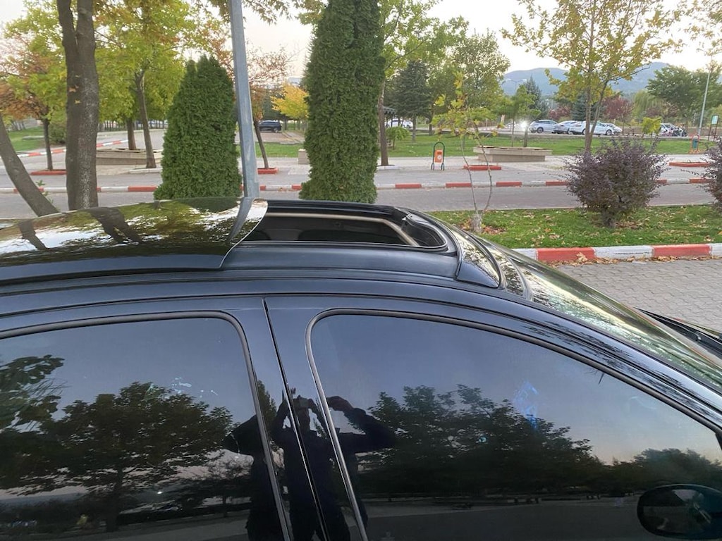 Siyah Hatchback Araba - 16
