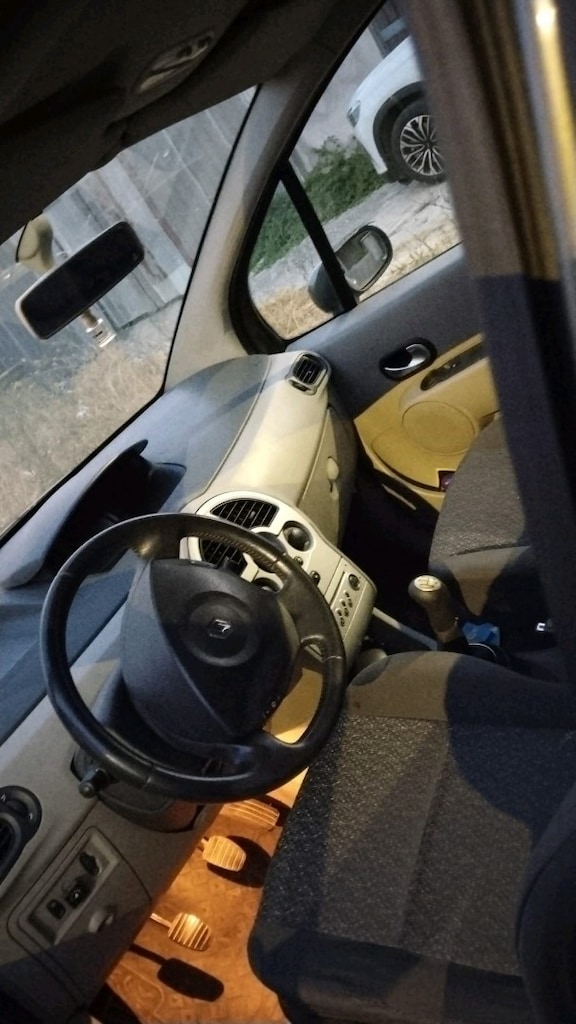 Renault Araba - 2