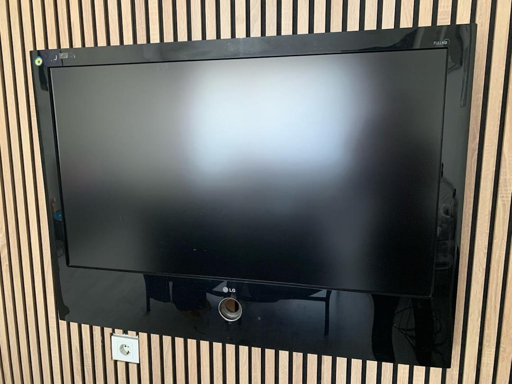 42 İnç (106 Ekran) LG TV - Full HD / Sorunsuz Tam Çalışır Durumda - 2
