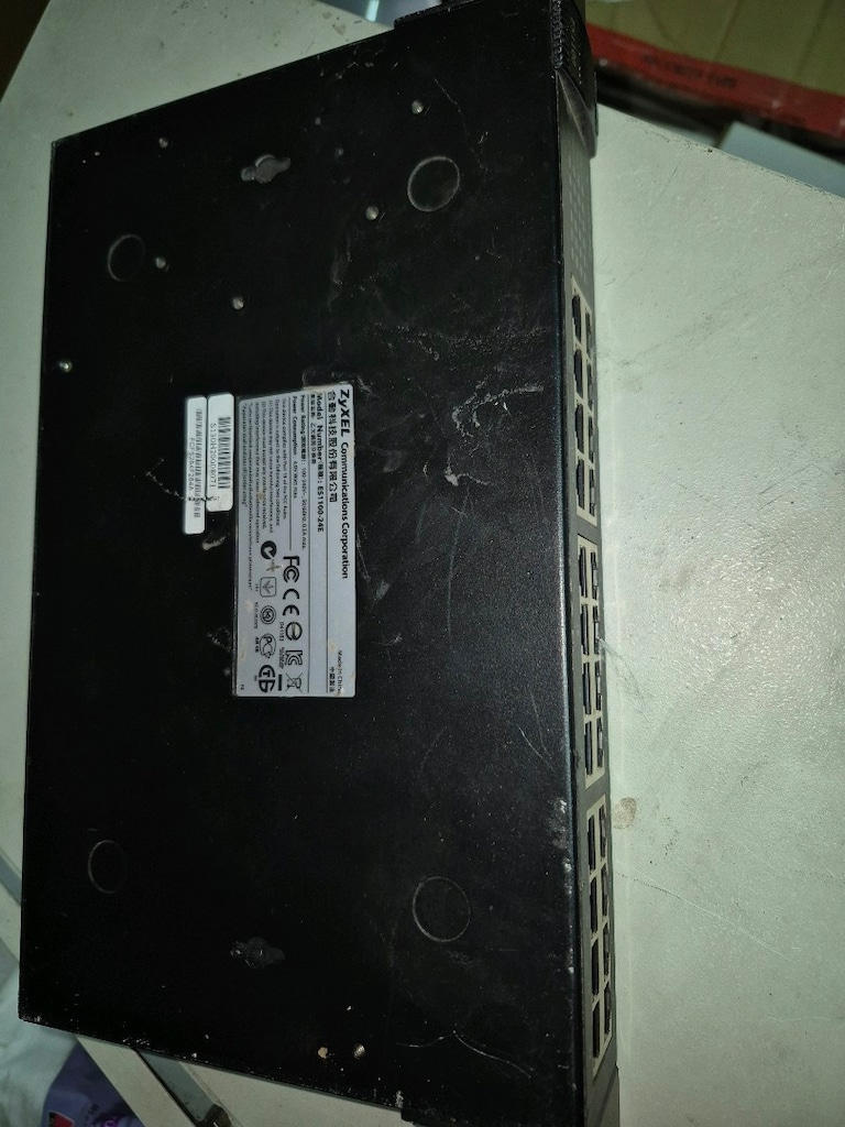 24 lü port zyxel es1100-24e - 2