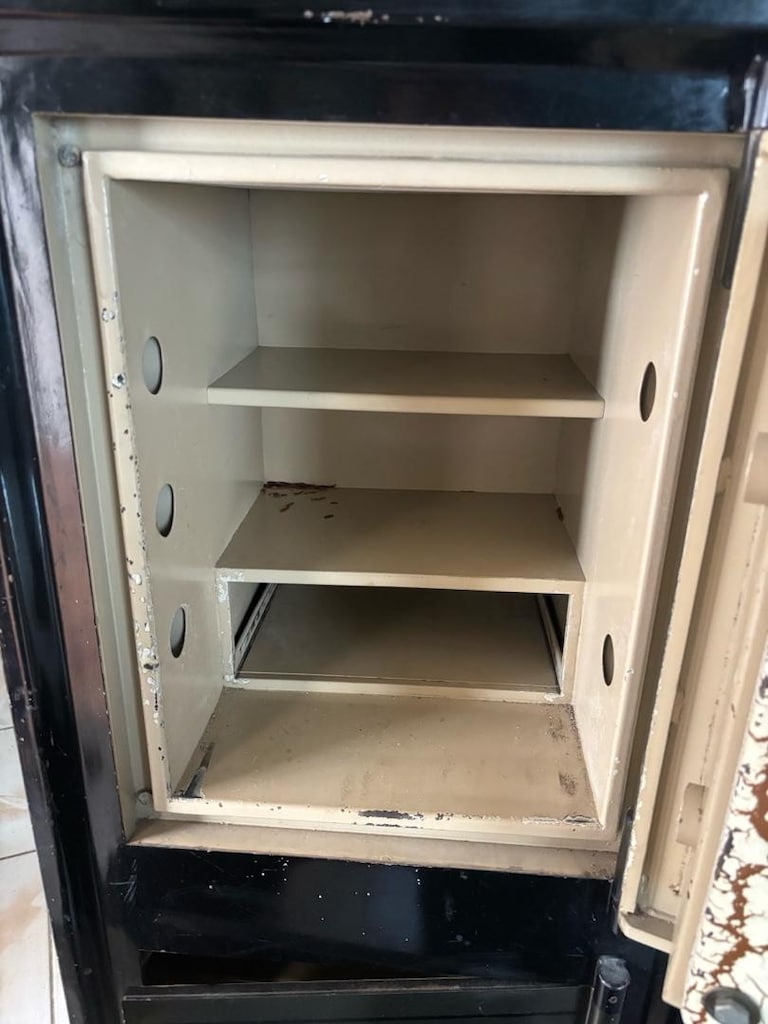 20 Yıllık Ağır Çelik Kasa – 250 Kg Civarı – Çok Güvenli – Pazarlık Var - 5