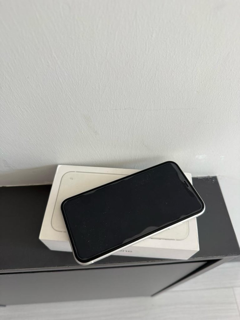 IPHONE 11 SORUNSUZ TEMİZ
