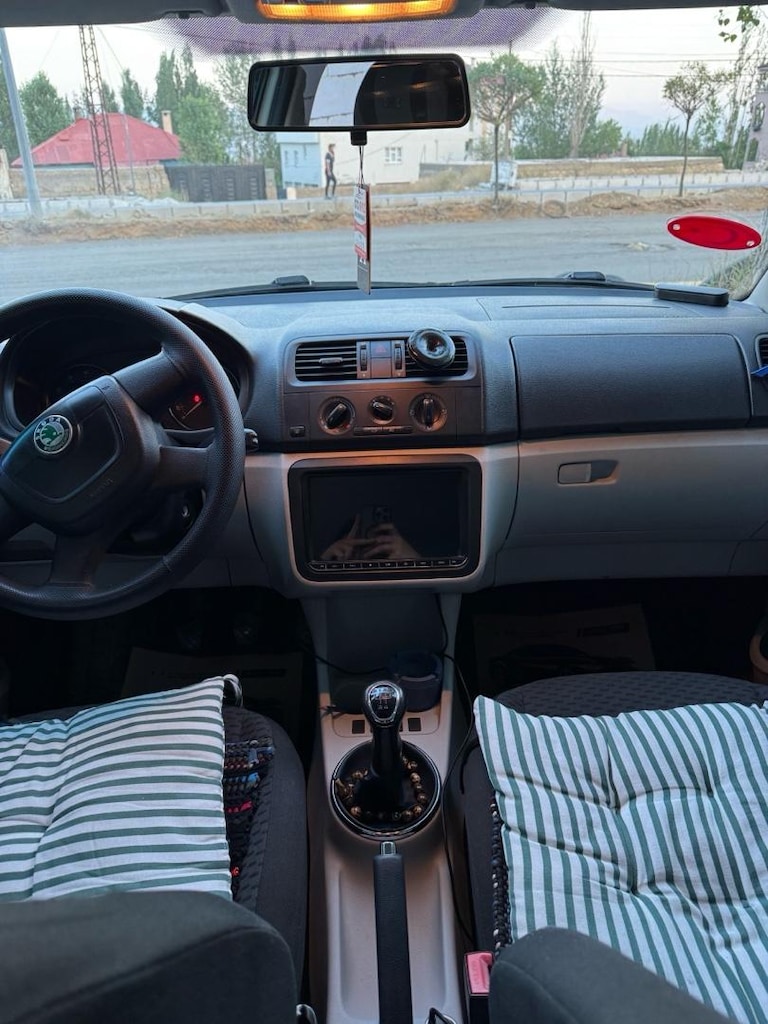 Skoda Fabia 1.2tsi . klima kalorifer aktif - 6