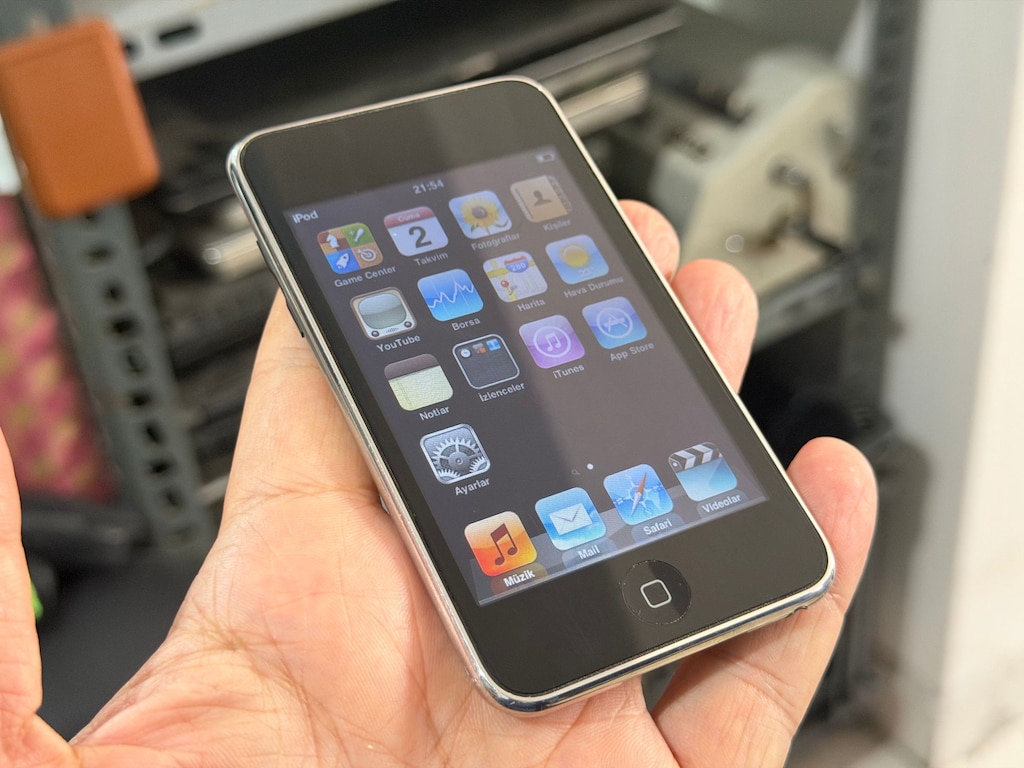 Apple İPod Touch (2.nesil) 8 GB Siyah Mp3 Player - 4