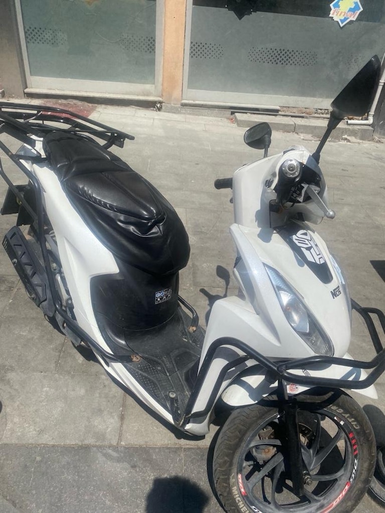 Honda dio acil satılık 21 model 57 km - 3