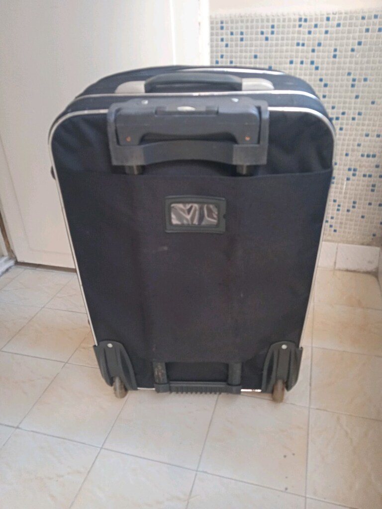 VALİZ TEKERLEKLİ TEMİZ - 3