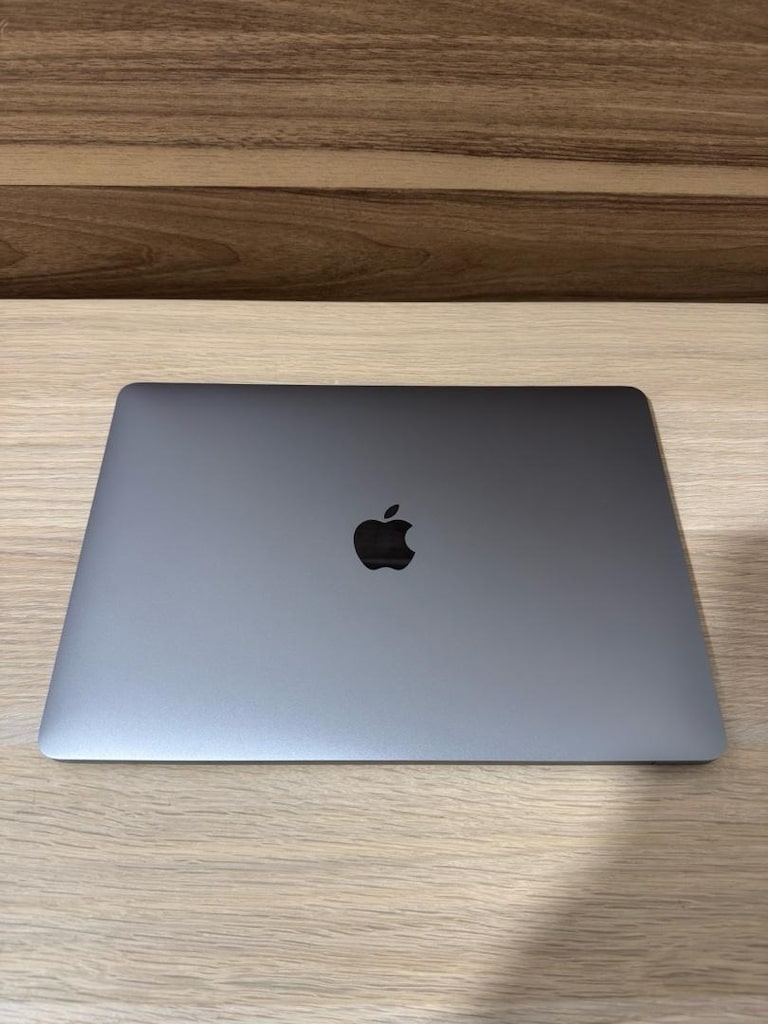 MacBook Air / M1 / 13 inç / 8 GB Ram / 512 GB Ssd - 8