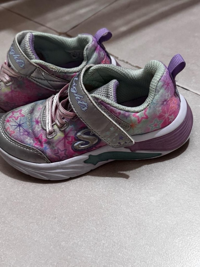 Skechers kız çocuk ışıklı spor ayakkabı yeni gibi - 4
