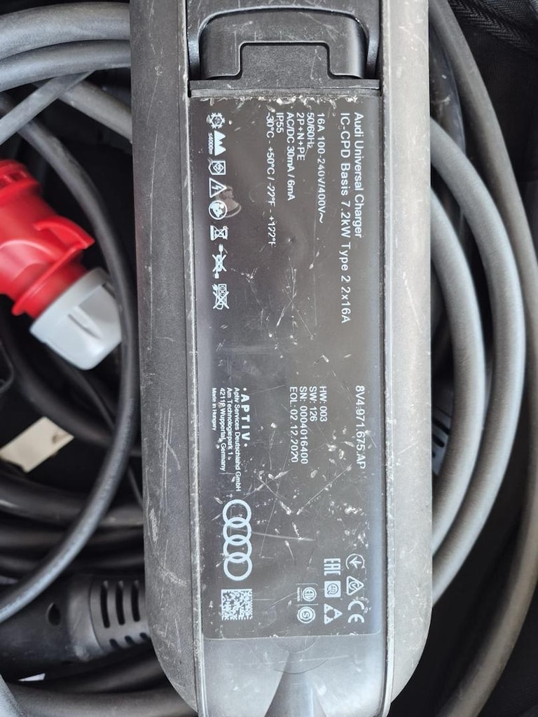 Audi E-Tron Ev Tipi Şarj Aleti - 3
