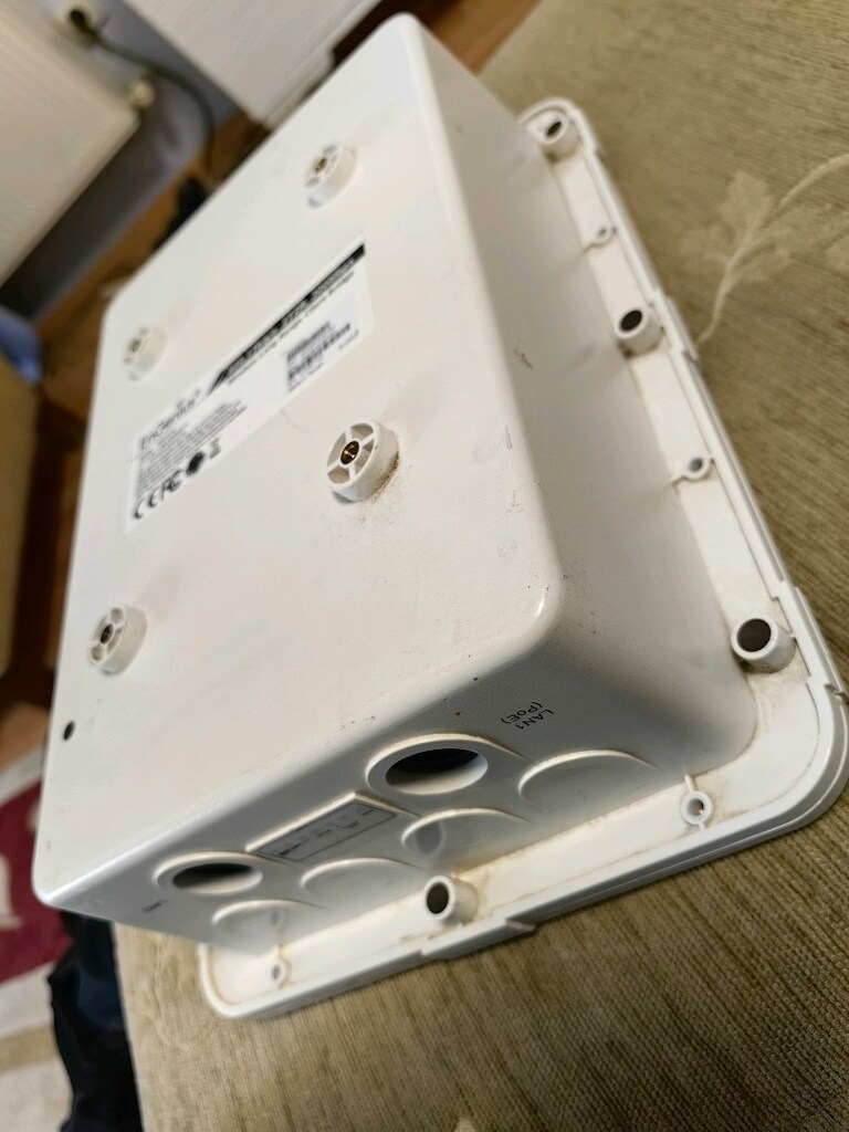 EnGenius ENH210EXT 300 Mbps Access Point - 9