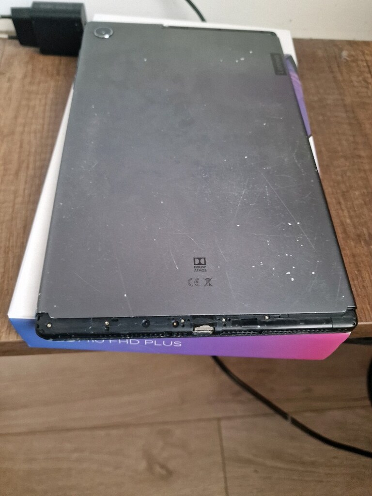 lenovo m10 fhd plus ekran ve arka kapakta çatlaklar var ama sorunsuz - 6