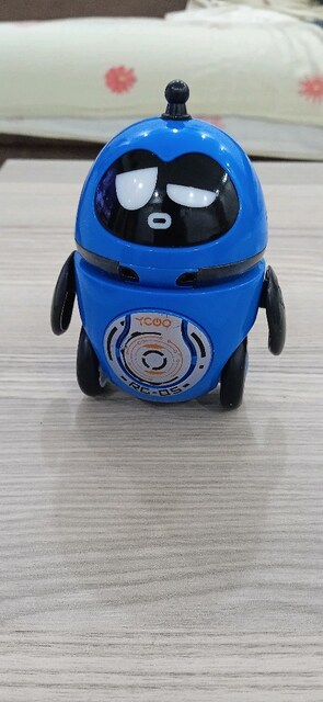 oyuncak robot