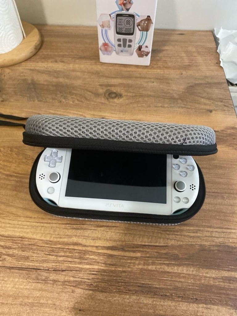Mavi özel seri PS Vita slim japonya çıkışlı