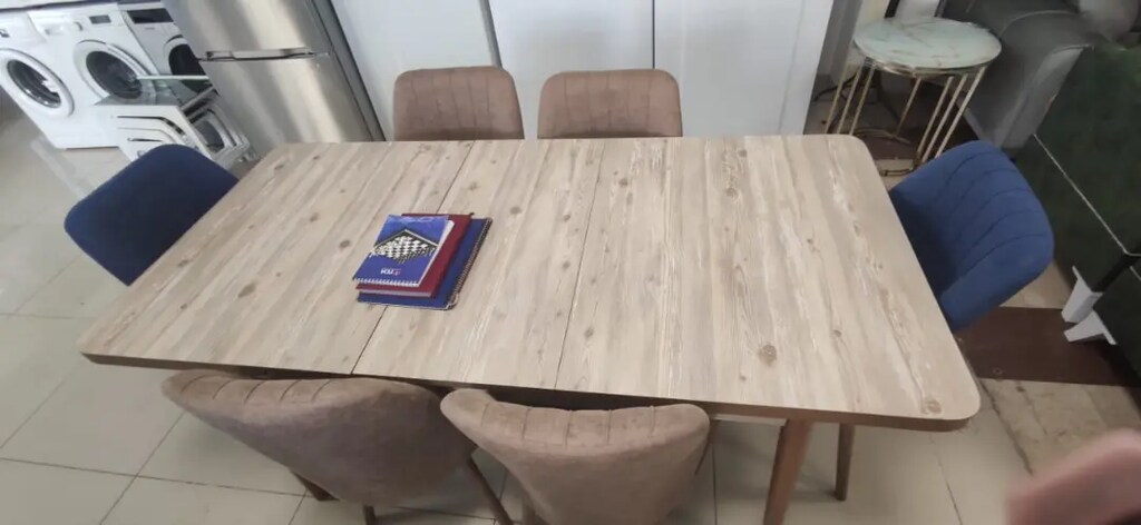 Masa takımı sıfır ürün renk seçeneği mevcuttur