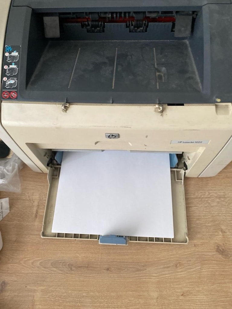 HP LAZER JET 1022 - 4