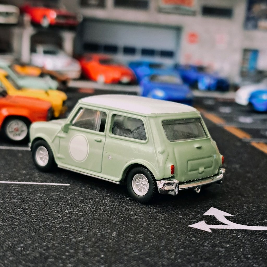 Mini Cooper classic custom hotwheels premium diecast - 6