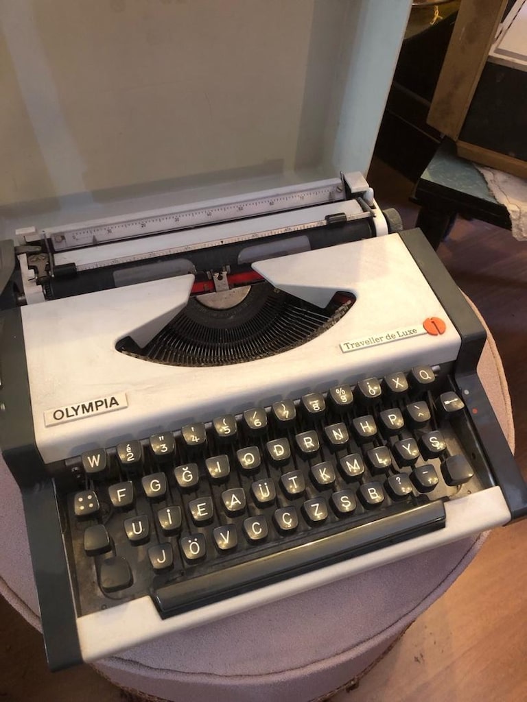 Alman Olympia Traveller de Luxe Damgalı Antika Daktilo - 2